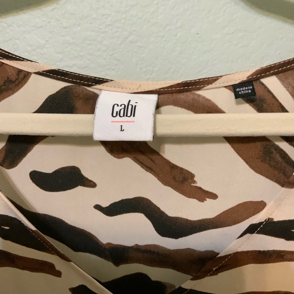 CAbi brown & cream flutter sleeve zebra top blouse Style #3771 Large - Picture 2 of 4